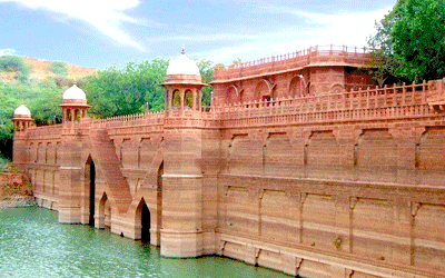 Days of the Raj Days of the Raj