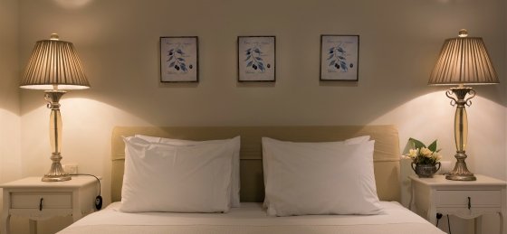 17_ammos_main_bedroom.jpg