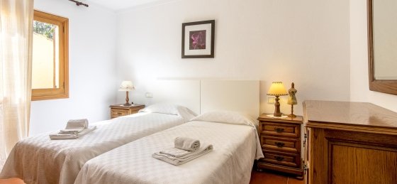 Villa Alegre alegre_-_bedroom_1-2_2400x16002019.jpg