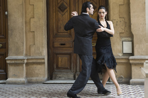 buenos-aires-couple-dancing.jpg