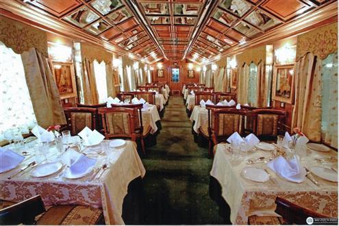Palace On Wheels image002 (Custom).jpg