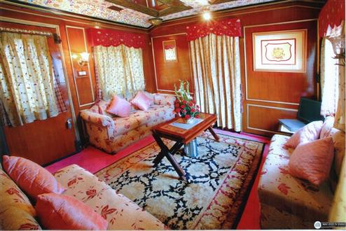 Palace On Wheels image005 (Custom).jpg