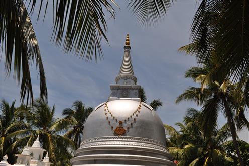 jaffna_stupa_srilanka (Custom).jpg