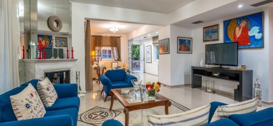 Villa Plumeria Flower living_room_-_entertainment_side.jpg
