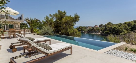 orvas_villa_in_selca_1.jpg