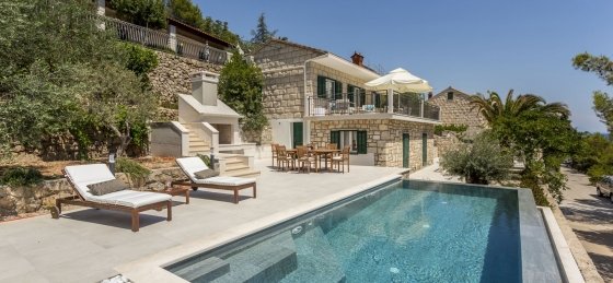 orvas_villa_in_selca_2.jpg