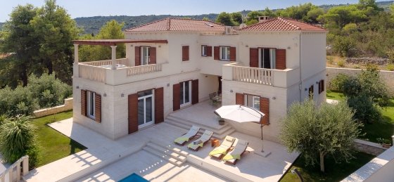 Villa Splendida villa_in_splitska_2.jpg