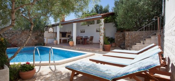 villa_in_supetar_5.jpg