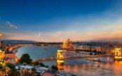 Winter-Wonder-Solo-Festive-Awakening-on-the-Danube_pk35189_1.jpg